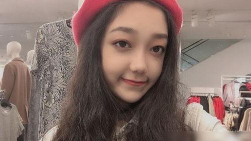 诗曼姑娘个人资料,才情与美貌并重的文艺女神